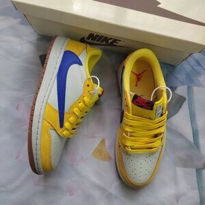 Jordan 1 Retro Low OG SP Travis Scott Canary Sneakers
